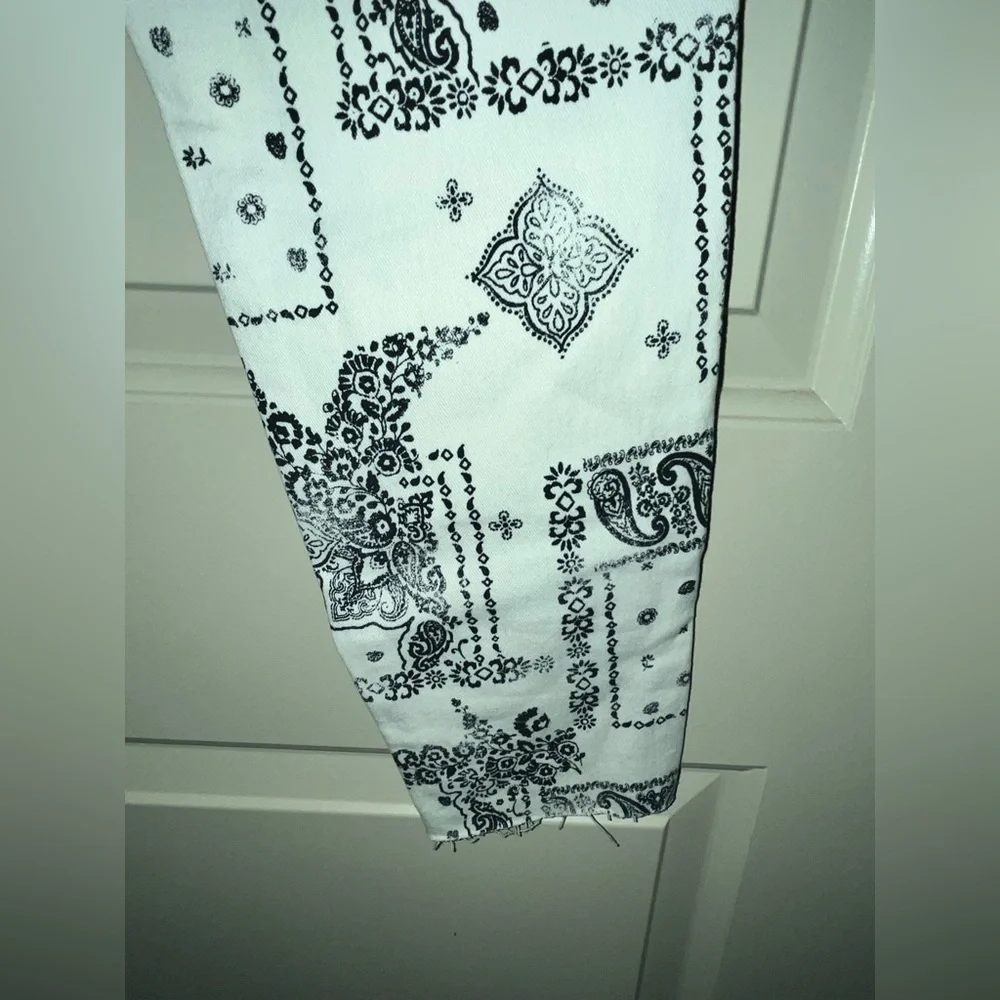 Kensie Pants Monochrome Graphic Print Pants Navy blue & White - Picture 3 of 6